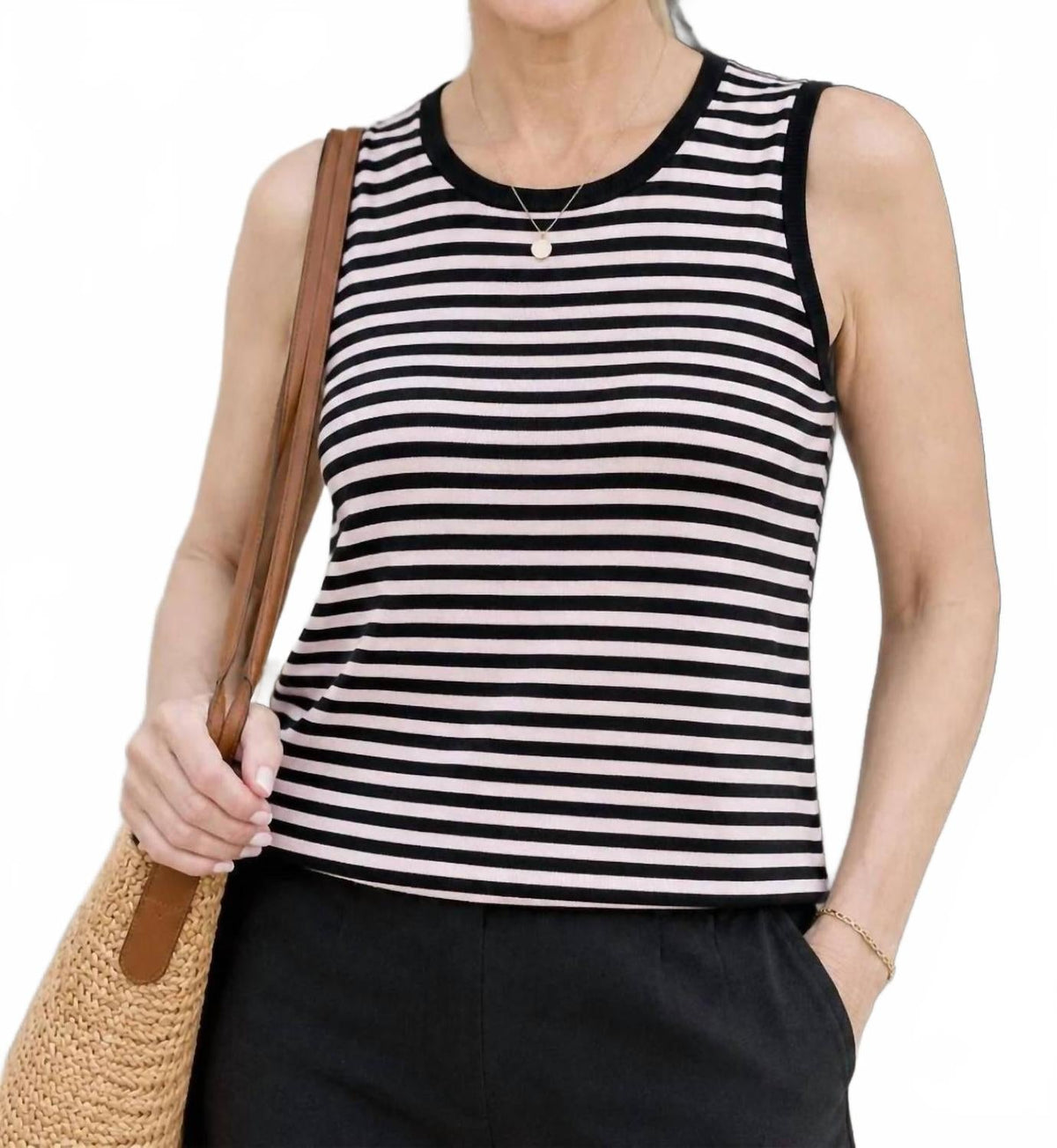 Coastal Shell Tank Top In Pale Pink/black