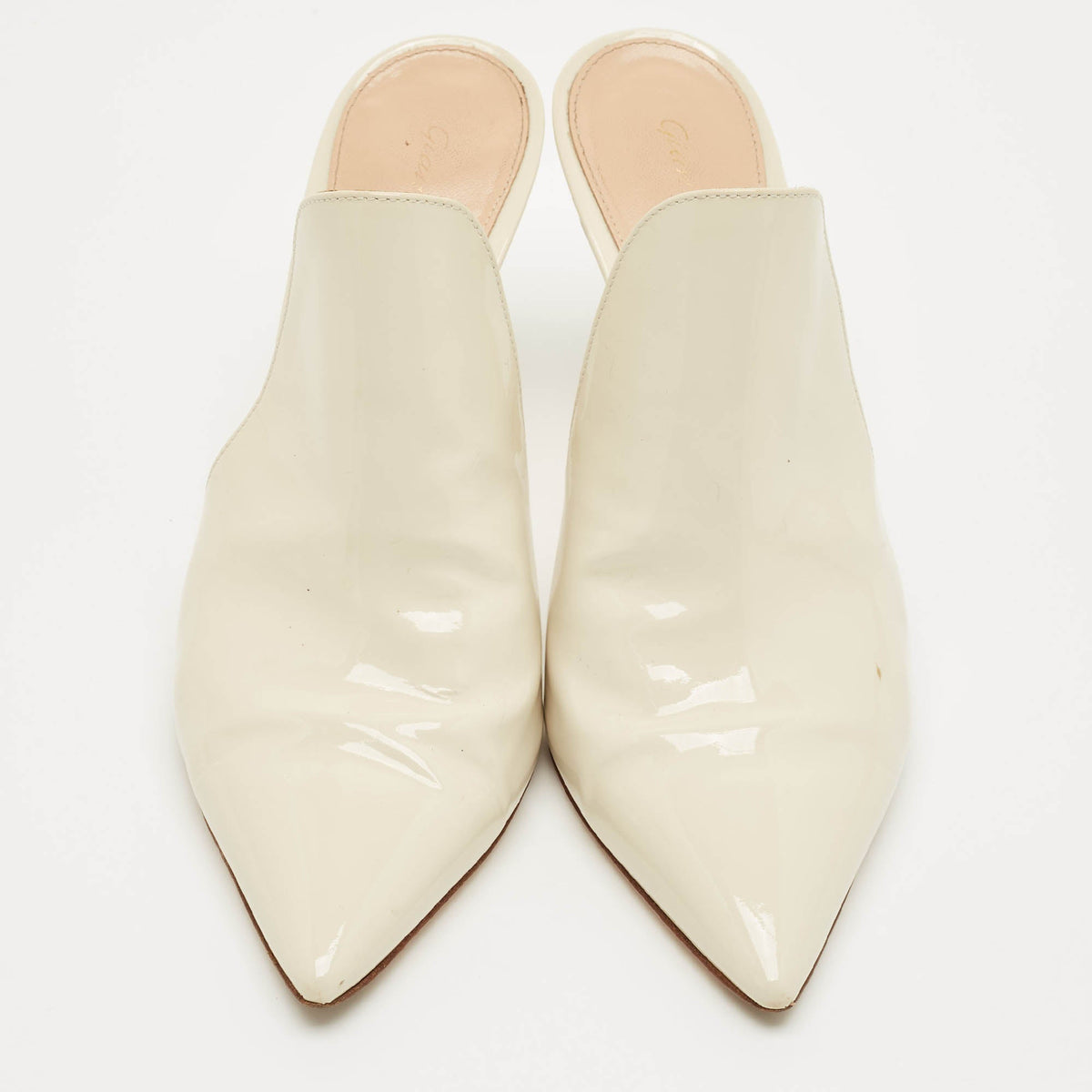 Gianvito Rossi Cream Patent Leather Aramis Pointed Toe Mules Size 38