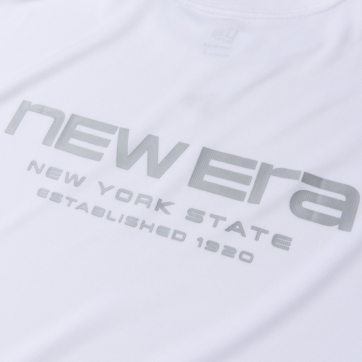 ウィメンズ ハーフスリーブ テック Tシャツ Brand Name Logo ホワイト｜パフォーマンスアパレル