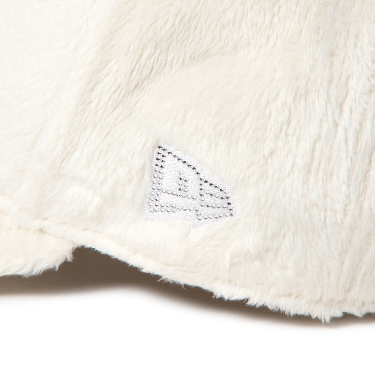 9FORTY A-Frame Micro Fur ラインストーン NEW ERA ロゴ ホワイト