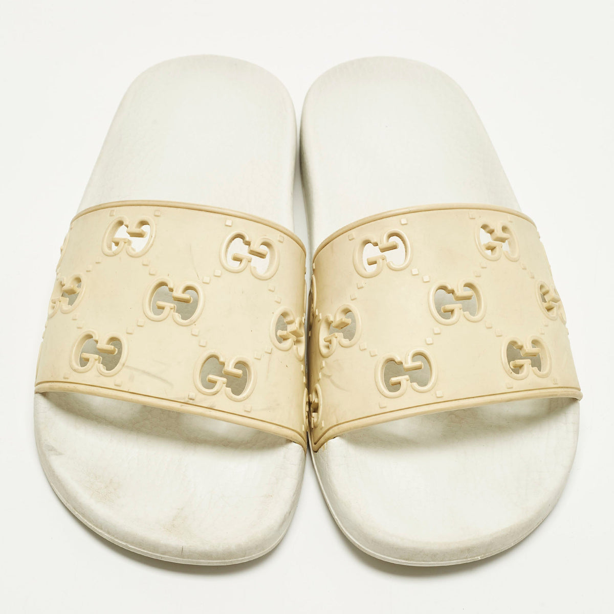 Gucci Size 37 Cream GG Rubber Pool Slides
