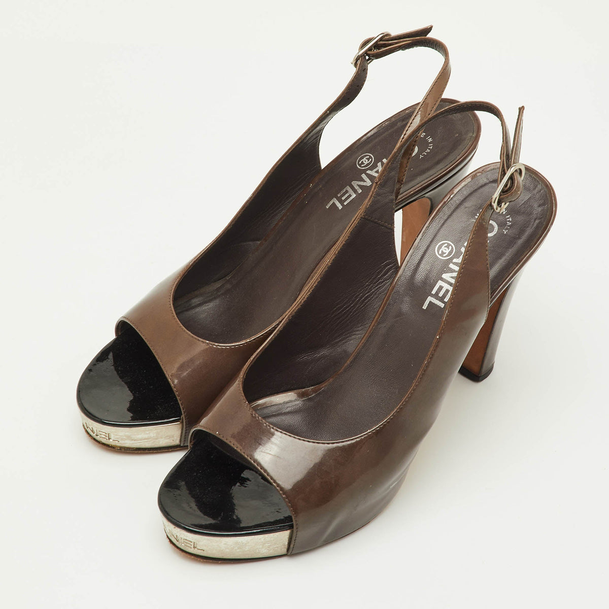 Chanel CC Size 41 Brown Patent Leather Platform Slingback Sandals