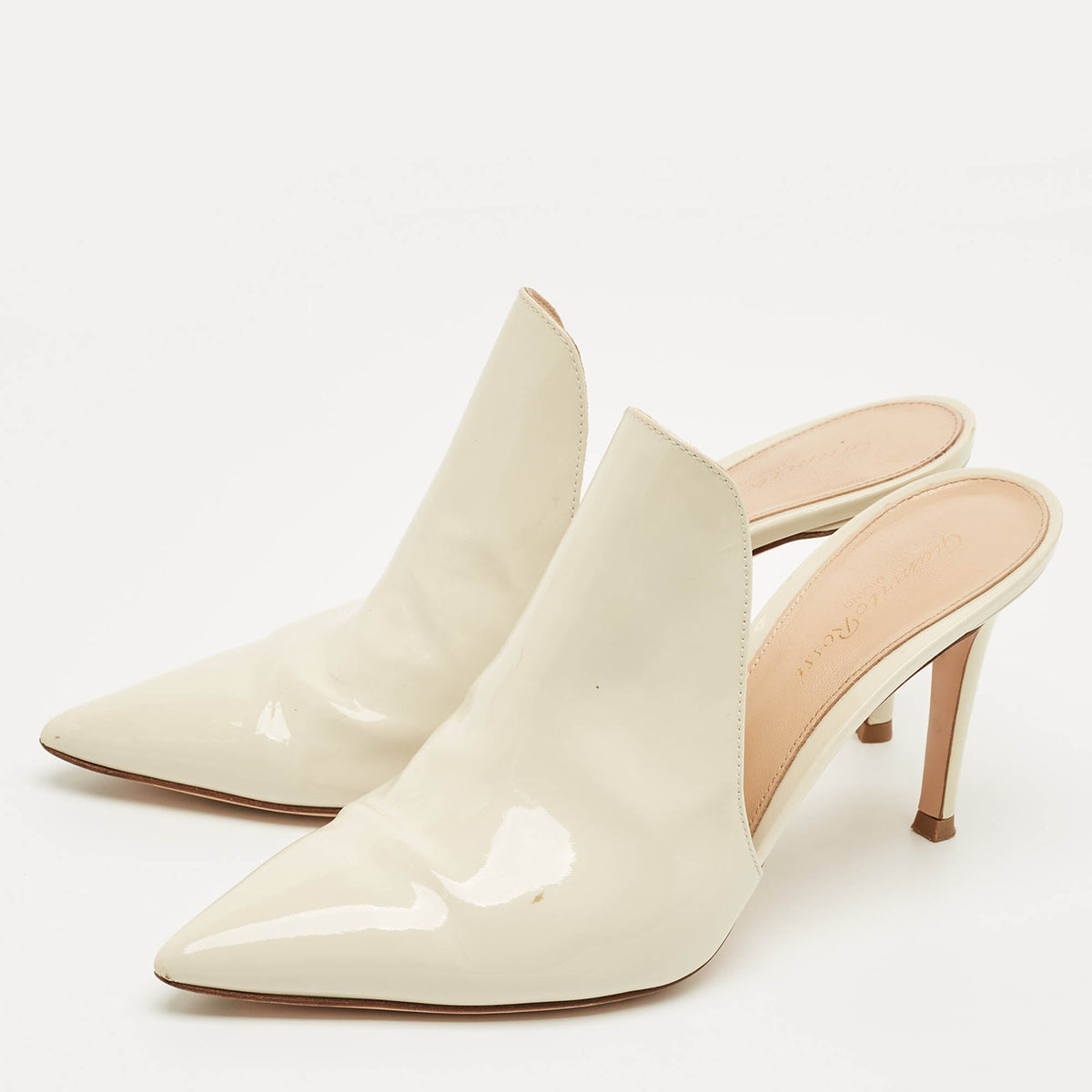 Gianvito Rossi Cream Patent Leather Aramis Pointed Toe Mules Size 38
