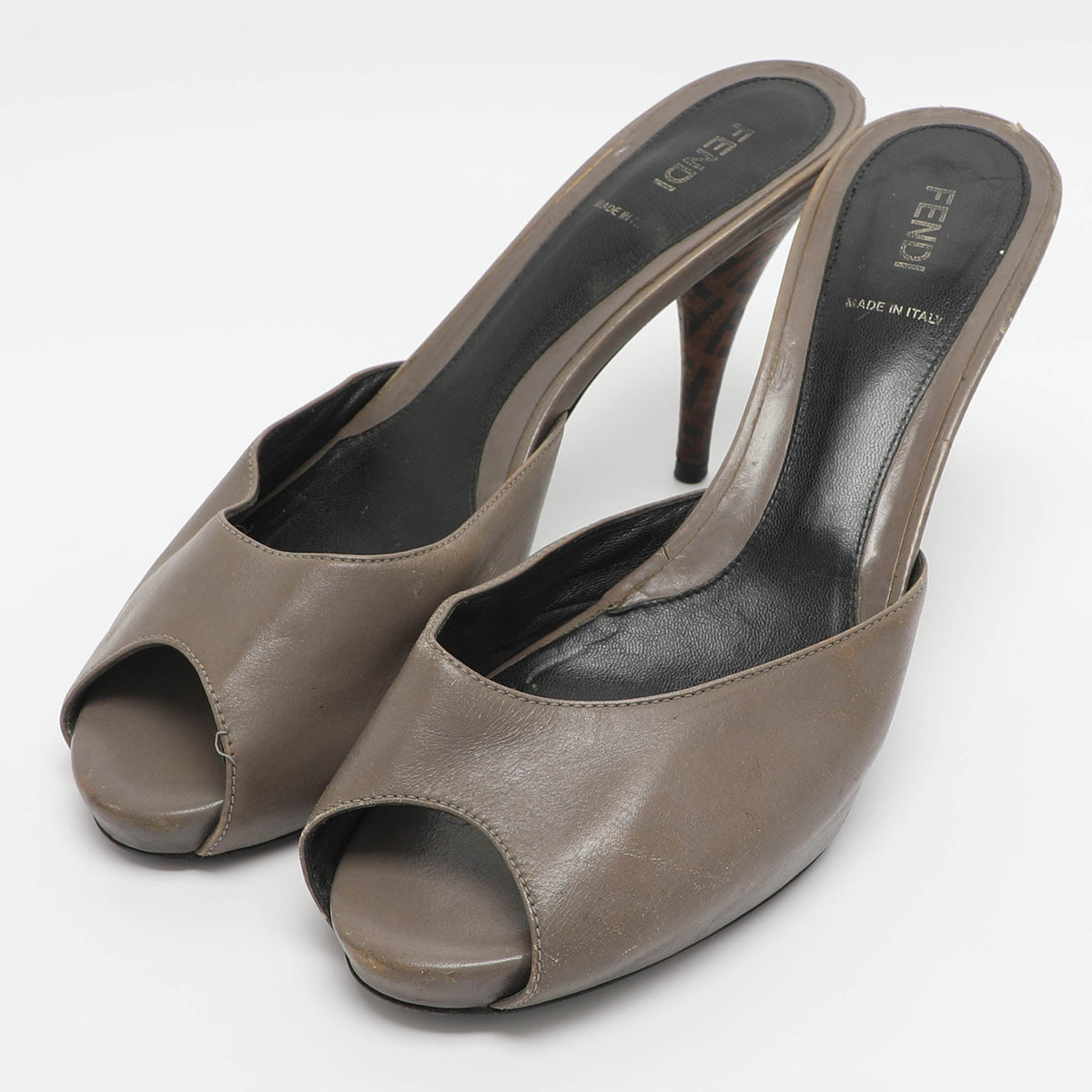 Fendi FF Superstar Size 40 Grey Leather Peep Toe Sandals