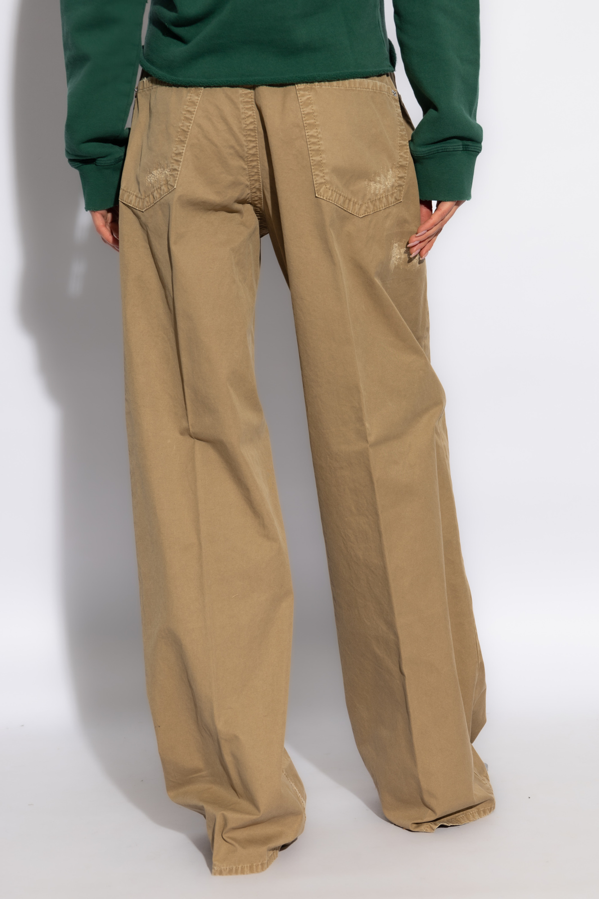 Trousers with pockets