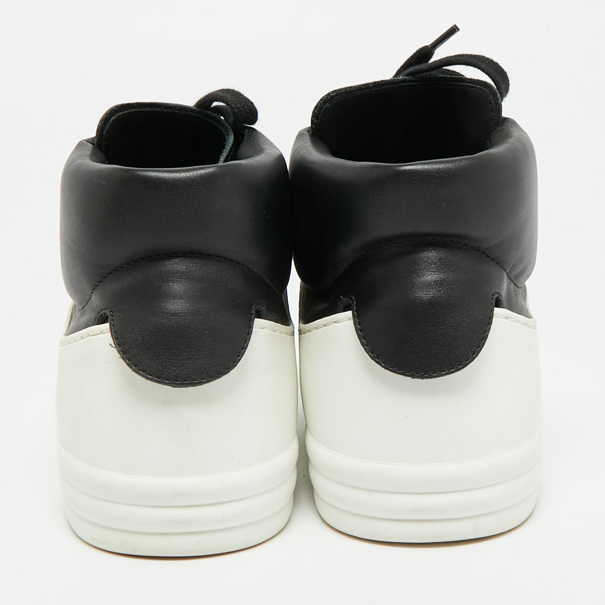 Chanel CC Size 38 Black/White Leather and  Rubber Low Top Sneakers