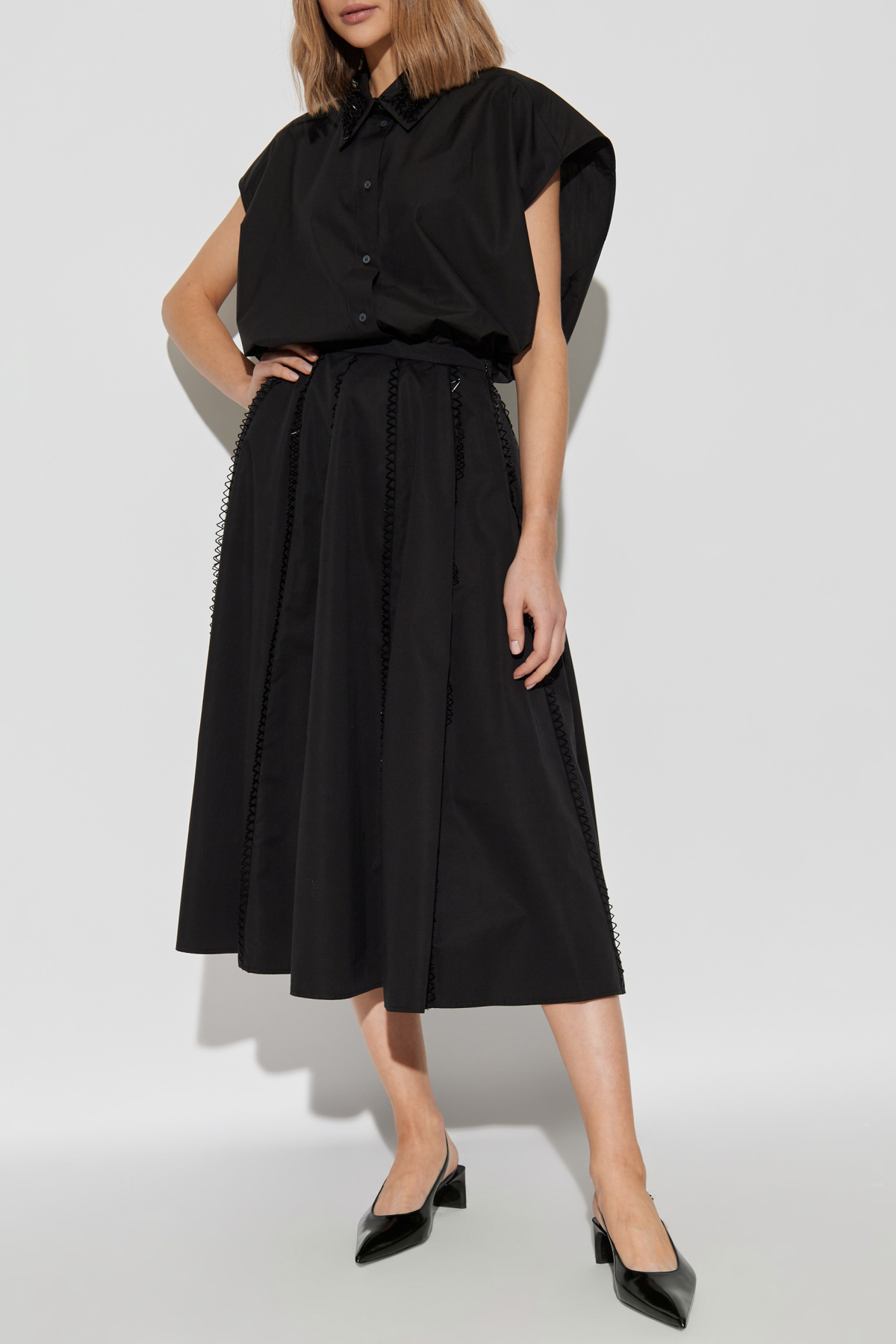 Sleeveless shirt