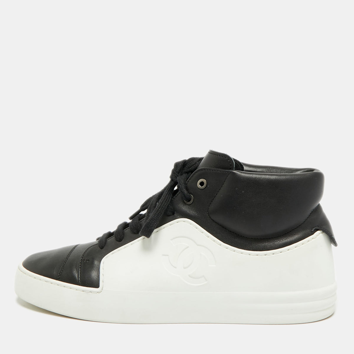 Chanel CC Size 38 Black/White Leather and  Rubber Low Top Sneakers