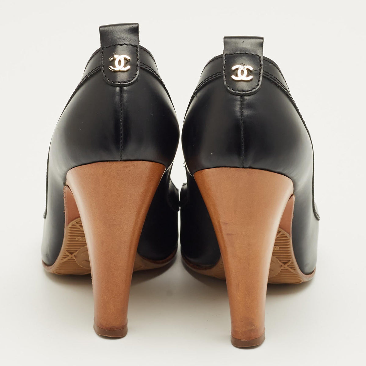 Chanel Black Leather Round Toe Pumps Size 37.5