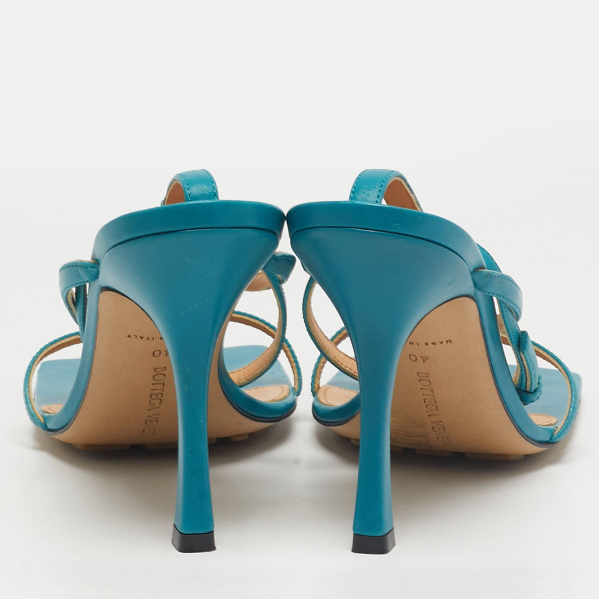 Bottega Veneta Stretch Size 40 Blue Leather Ankle Strap Sandals