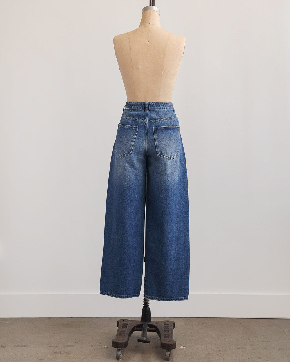 Riverside Barrel Jeans