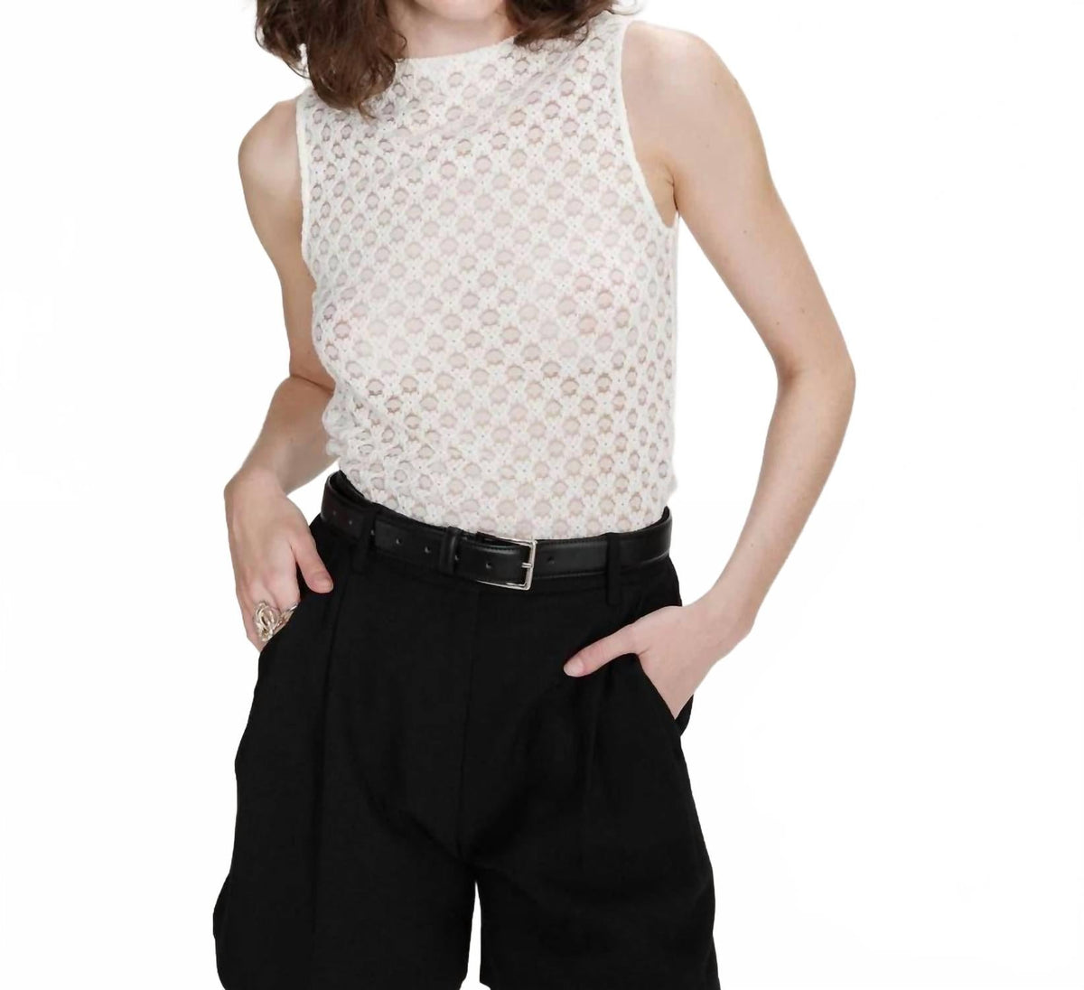 Sleeveless Fitted Lace Crew-Neck Top In Ivoire
