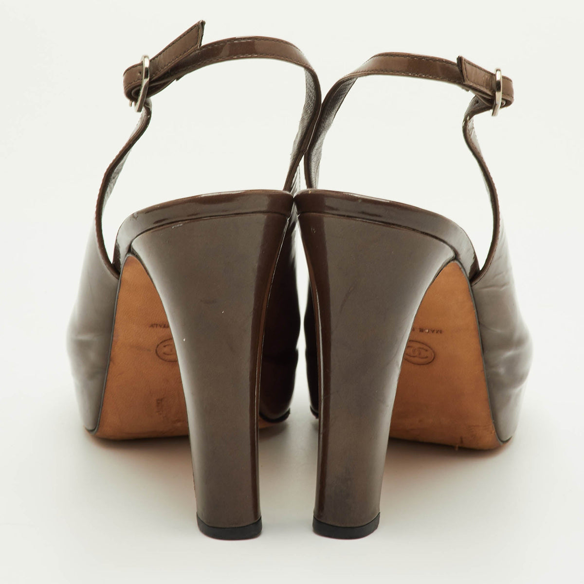 Chanel CC Size 41 Brown Patent Leather Platform Slingback Sandals