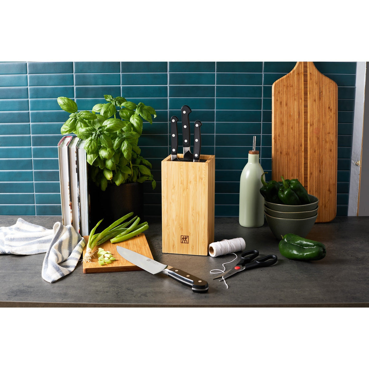 ZWILLING Pro 6-pc Knife Block Set - Bamboo Bristle