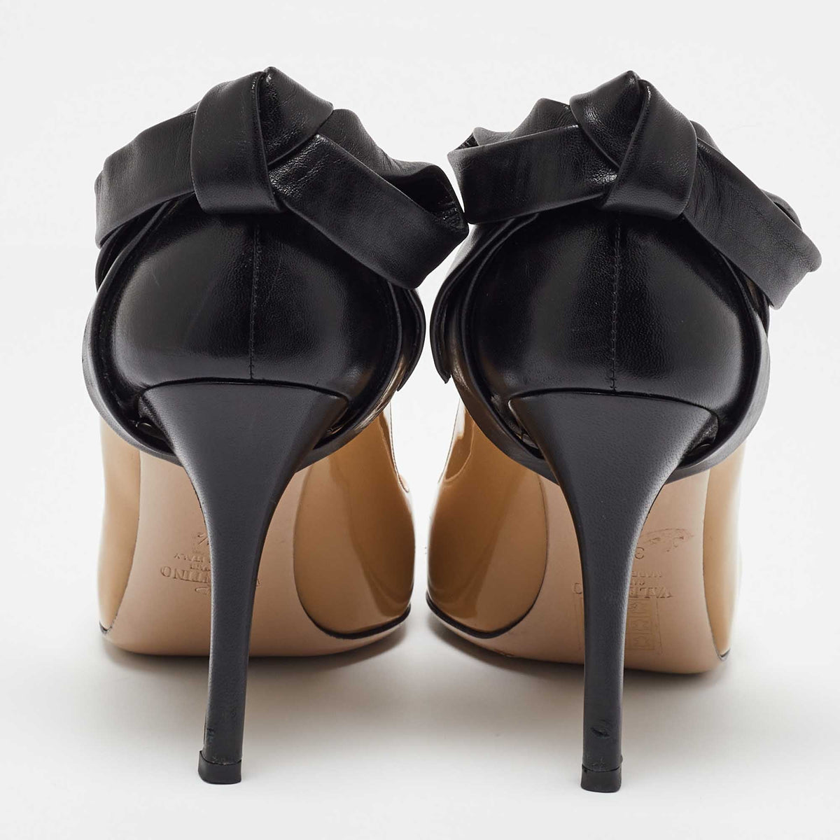 Valentino Beige/Black Leather and Patent Bow Pointed Toe Pumps Size 38.5