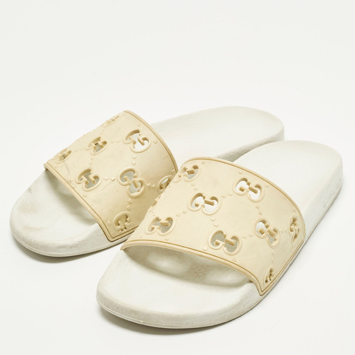 Gucci Size 37 Cream GG Rubber Pool Slides