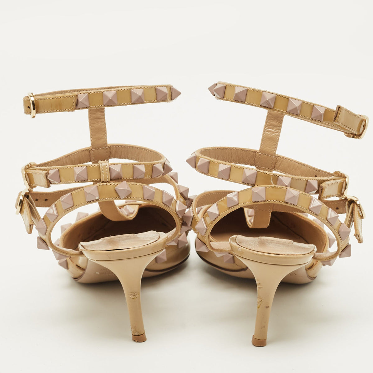 Valentino Rockstud Size 36 Beige Patent Leather Pumps