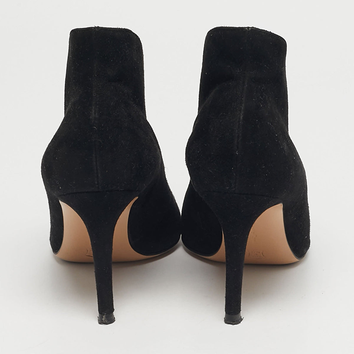 Gianvito Rossi Vamp Size 35 Black Suede Booties